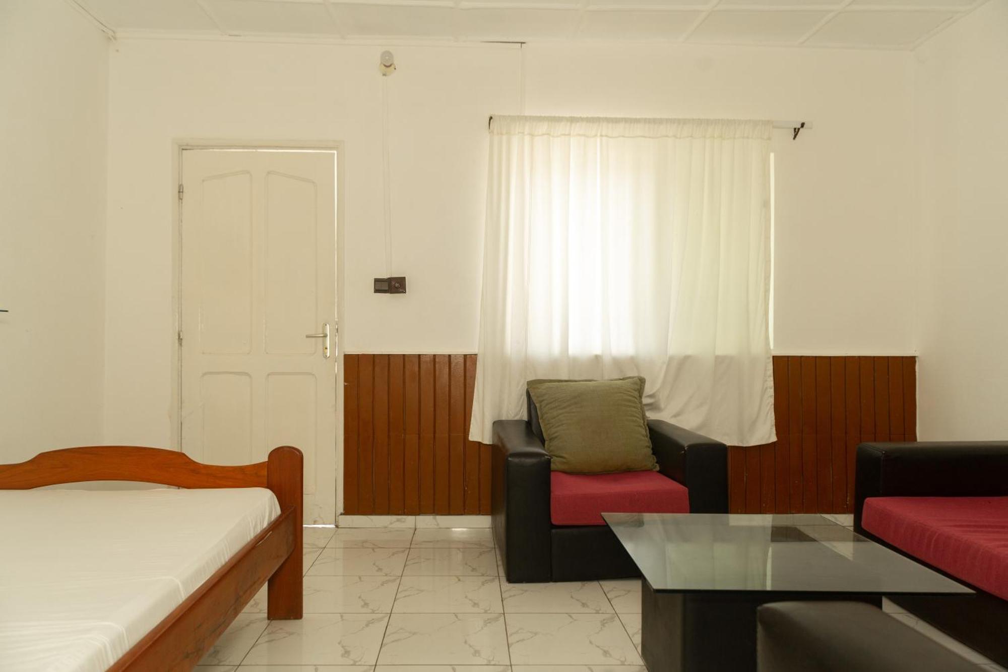 Tahiti Hotel Cotonou Exterior photo