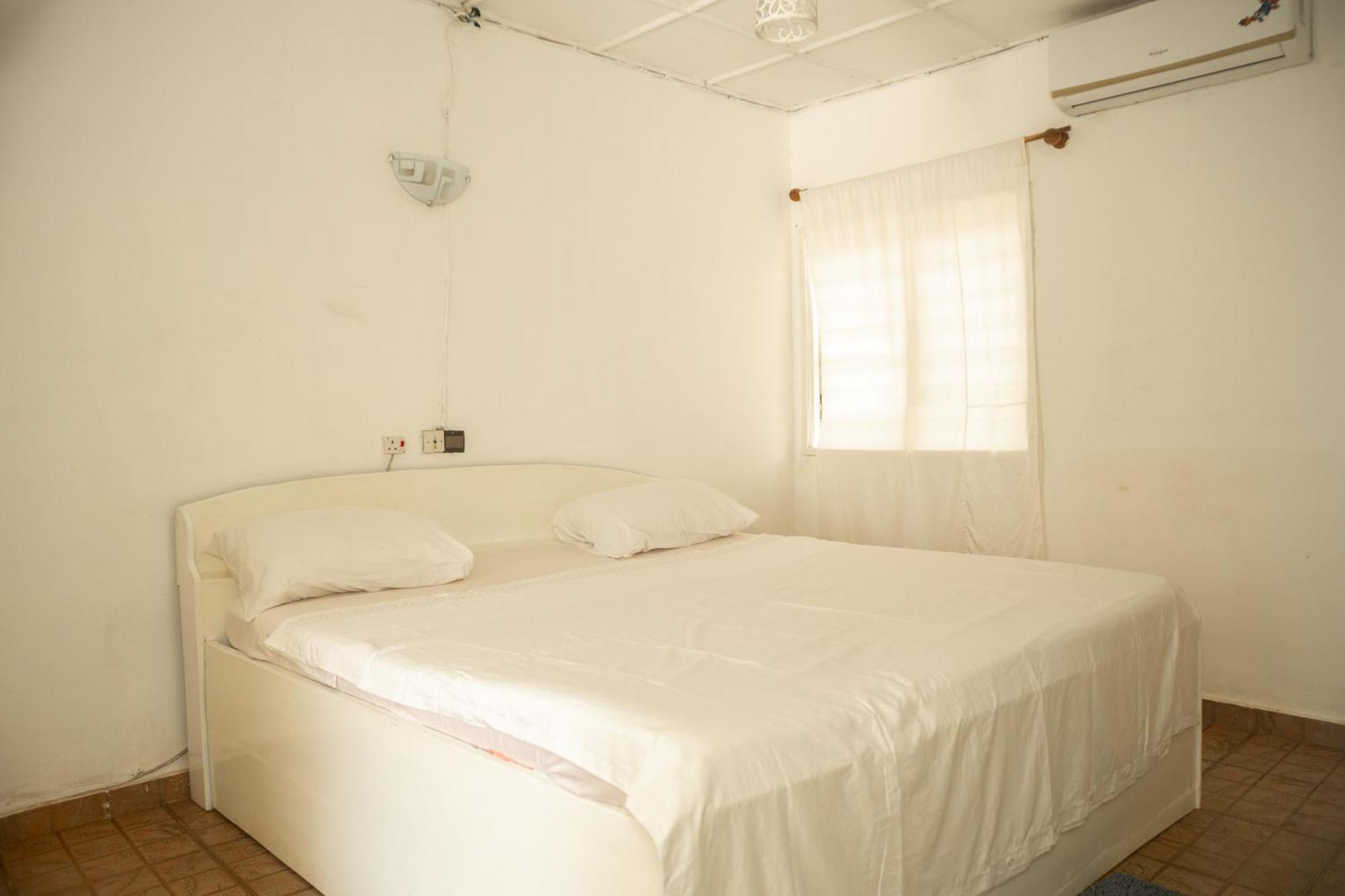 Tahiti Hotel Cotonou Exterior photo
