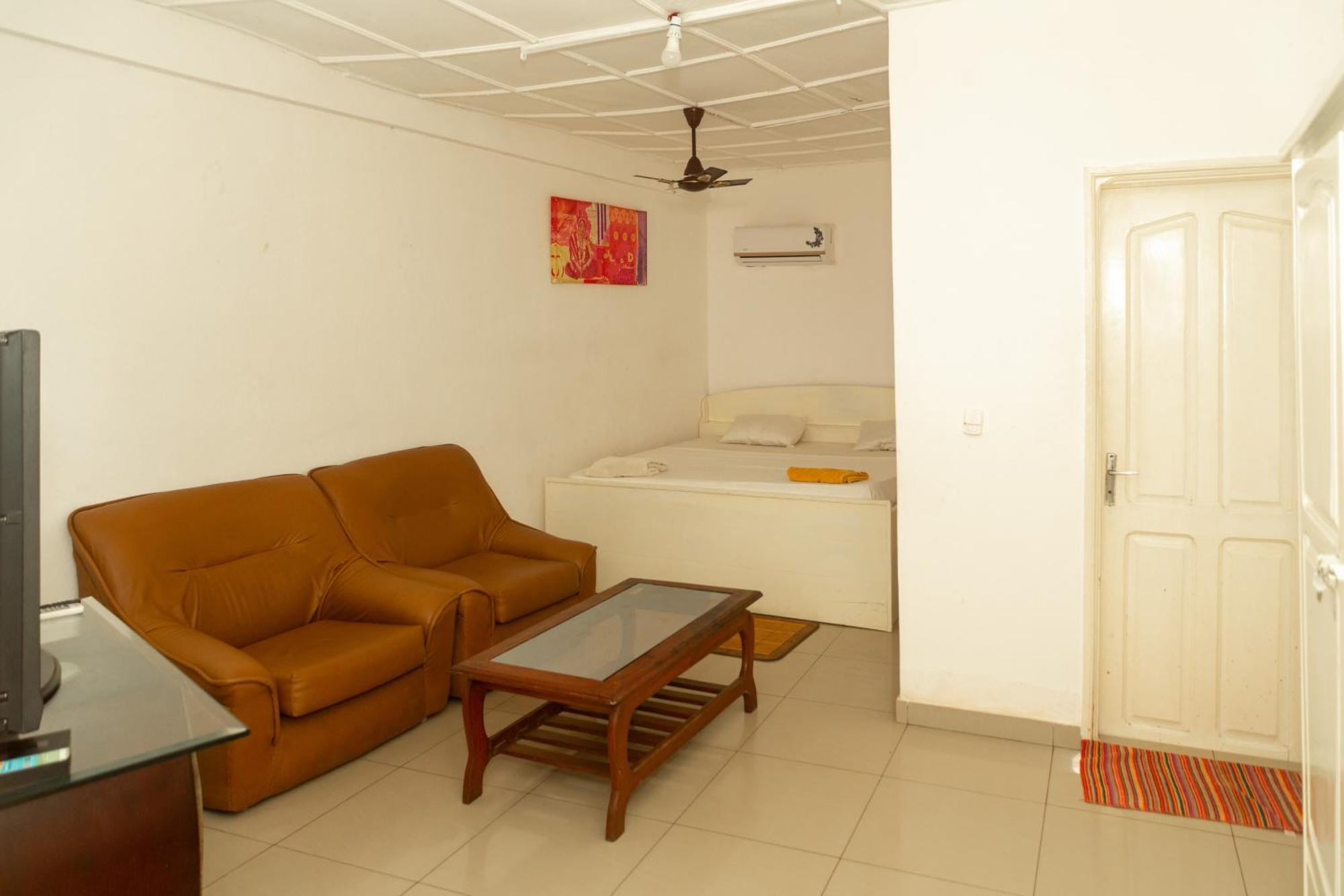Tahiti Hotel Cotonou Exterior photo