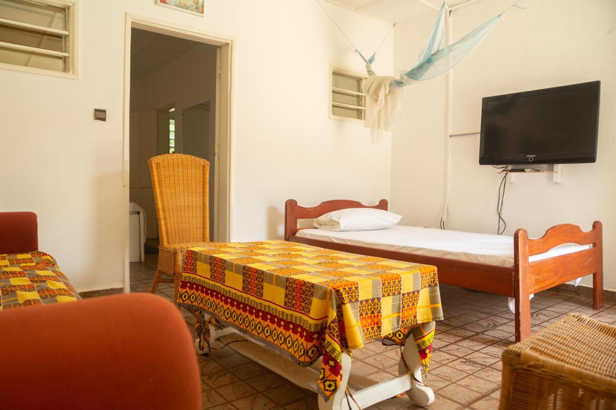 Tahiti Hotel Cotonou Exterior photo