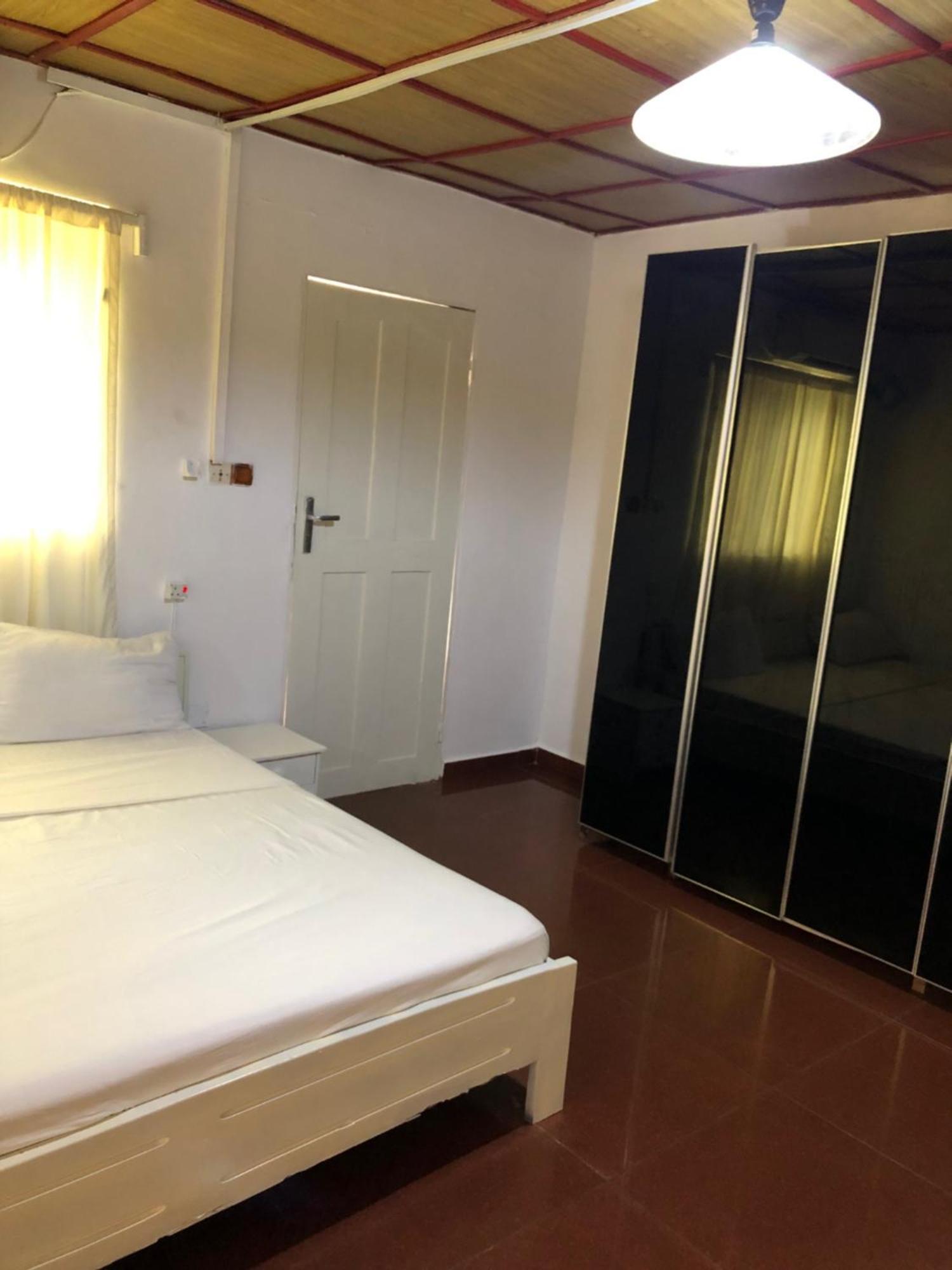 Tahiti Hotel Cotonou Exterior photo